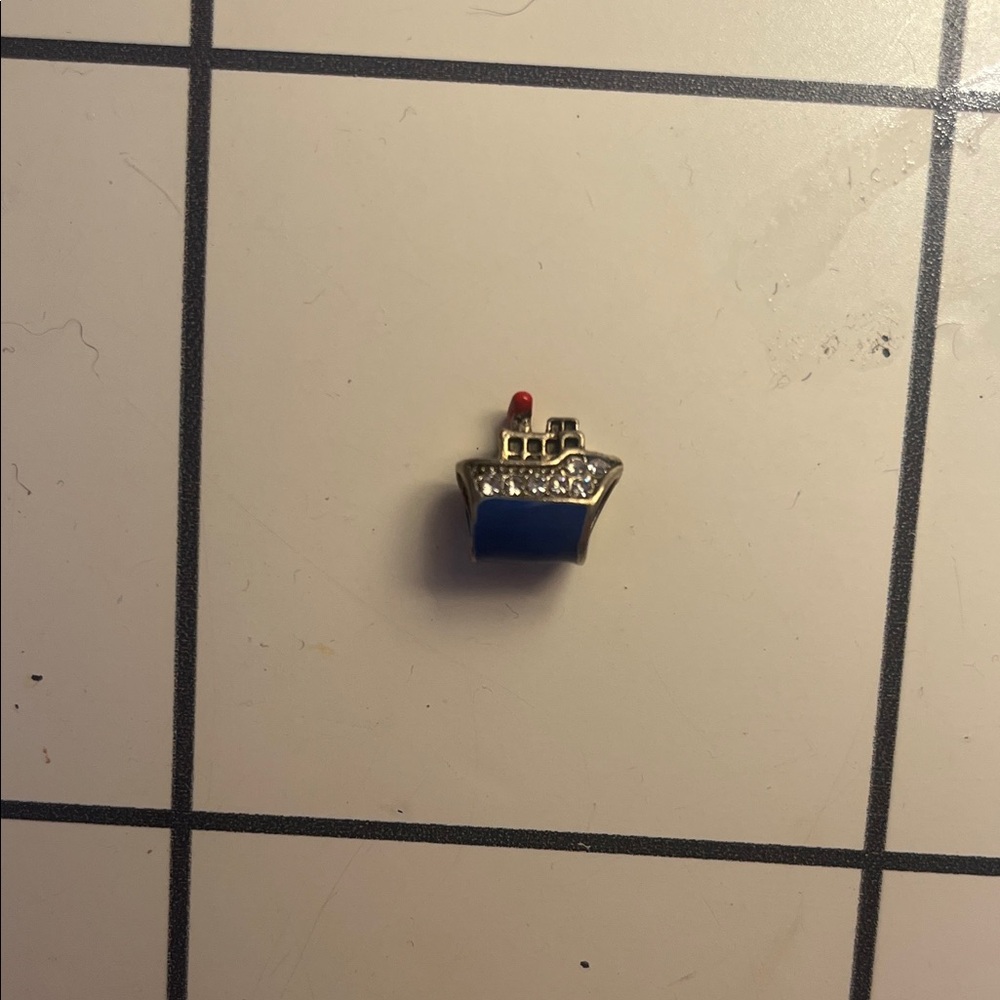 Silver PANDORA exclusive cruise cruise-ship charm